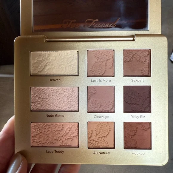Too Faced Natural Matte Eyeshadow Palette - Elegant Neutrals - Picture 3 of 4